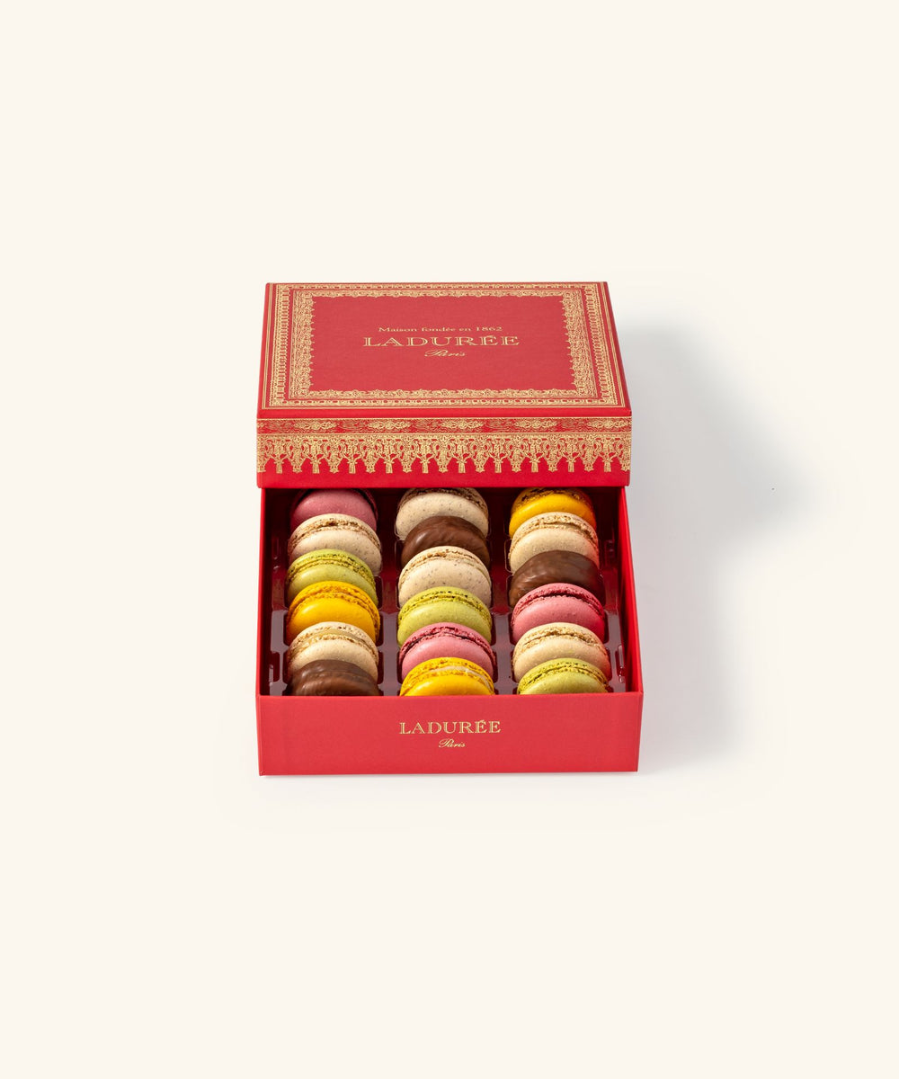 "Napoléon" 18 macarons gift box - Imperial Red