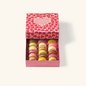 Coffret de 18 macarons "Saint-Valentin 2024"