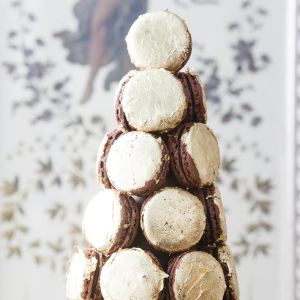 Pyramide de macarons - Chocolat or